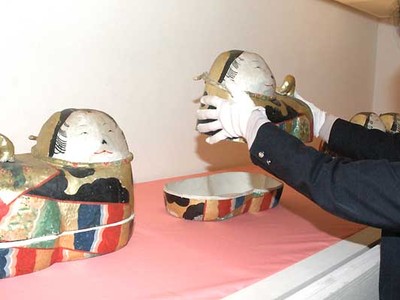 高島藩に嫁いだ烈姫の犬張子か　諏訪市博物館で７日から展示