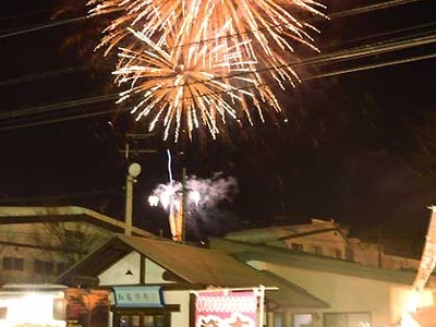 大町「夢花火と音の祭典」始まる　28日まで毎週土曜日