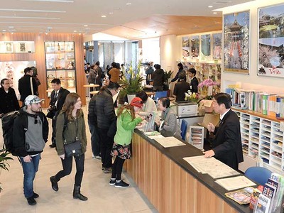 カフェ併設、長野市の情報発信拠点　駅構内20日全面オープン