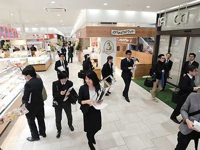 県都の玄関、にぎわい予感　新長野駅ビル７日全面オープン