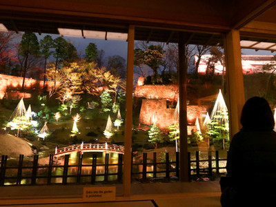 夜の金沢城、新たな魅力　玉泉院丸庭園をライトアップ