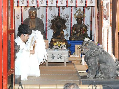 戸隠神社で式年大祭始まる　各地に散った仏像が「里帰り」