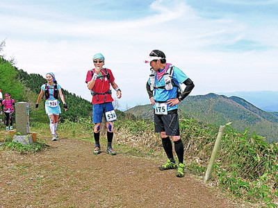 中央アルプス経ケ岳で初のトレイルランニング大会