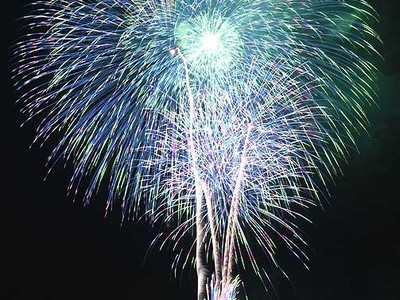 諏訪湖の新作花火大会　９月５日開催、１万８０００発予定