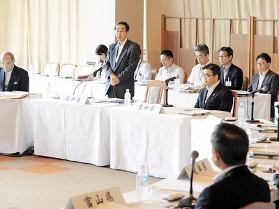 北陸新幹線ルート「敦賀以西結論急げ」　中部圏知事会議