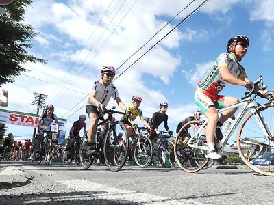 美ケ原高原へ駆け上がれ　自転車レース、全国から１７００人