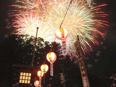 夏到来、夜空に大輪　飯田「むぎわら祭り」奉納煙火