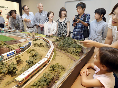 列車の魅力、家族で満喫　石川県立歴史博物館で「大鉄道展」