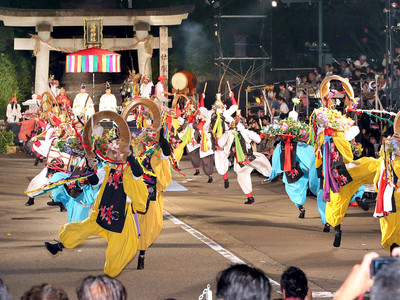 開湯伝説、１６０人が舞い踊る　山代大田楽、松坂慶子さんも出演