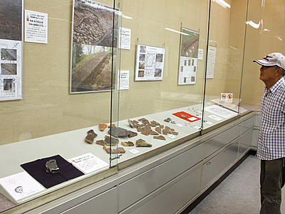 「日本百名城」高岡城跡の発掘成果展示