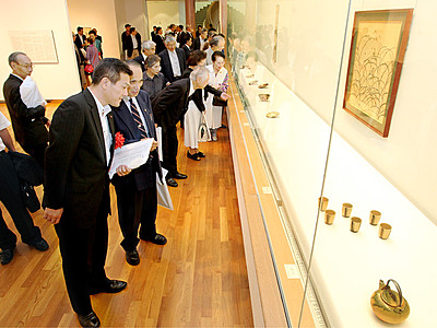 「魯山人の宇宙展」が開幕　高岡市美術館