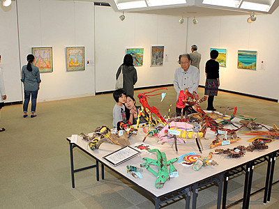 アーティスト・イン・レジデンス公開制作展始まる　高岡市美術館