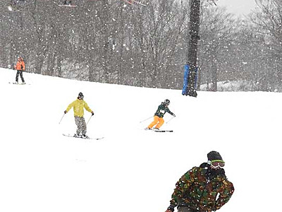 県内スキーシーズン到来　白馬や小谷でオープン