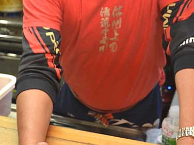 丸ごと１匹「鮎ラーメン」　上田の川魚料理店「千曲川の味を」