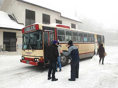 雪道の運転苦手な人へ　冬の志賀高原、路線バス周遊
