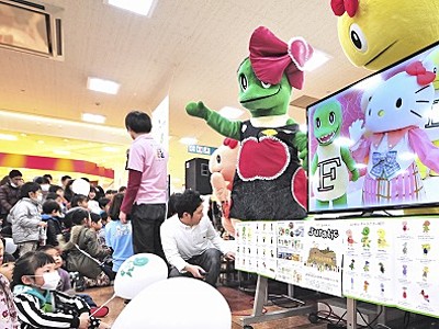 ジュラチック新衣装　ハローキティとコラボ　福井県公式恐竜ブランド　動画も公開