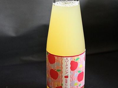 しゅわっとリンゴ香る　おけさ酒造×西三川果樹組合　地場産使った果実酒販売