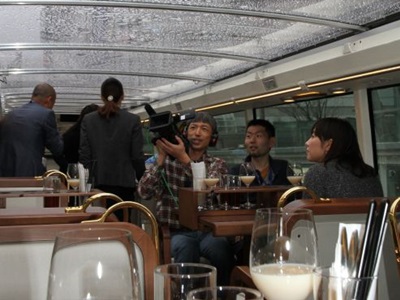 流れる景色スパイスに　２階建てレストランバス　３０日運行開始を発表　新潟