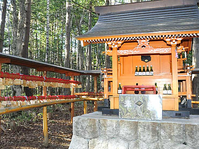「きっと２人は結ばれる―」　木祖・縁結神社、じわり人気