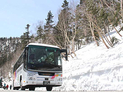 乗鞍岳「春山バス」23日から　雪の壁は例年より低く