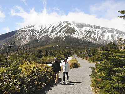 御嶽山麓「前向く」春　噴火から２季目、観光シーズン入り