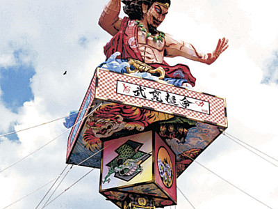 １６メートルの燈籠山完成　２０日から珠洲市で祭り