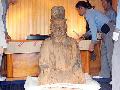 ローマからお帰り！木造男神坐像　二上射水神社の国重文