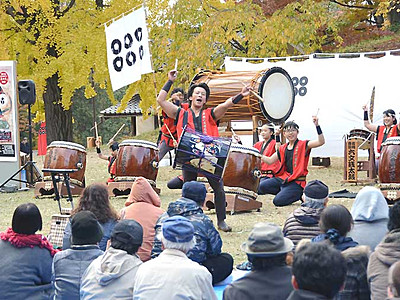 太鼓で表現、真田氏の歴史　上田城跡公園で３団体演奏