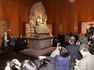 本物そっくり「クローン仏像」　高岡で初公開