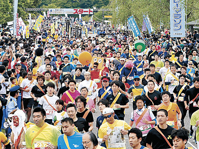 春の陣、新緑を駆ける　金沢城リレーマラソン