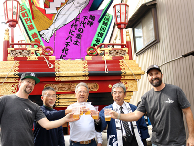 特製ビールで岩瀬曳山車祭祝う　米醸造会社経営者