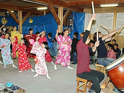 児童「萬燈」練習　燕・戸隠神社　２０日から春季例大祭