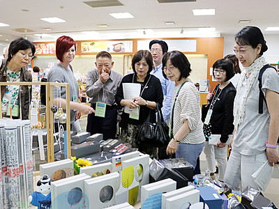 訪日観光客への対応学ぶ　富山空港でボランティア講座