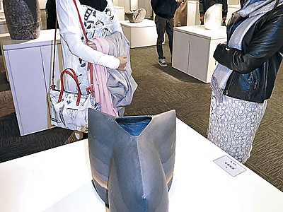 「美と生活の調和」掲げ　日本新工芸石川会展が開幕