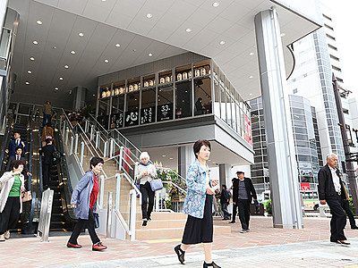 「パティオさくら」オープン　富山駅前再開発ビル