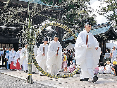 豊作祈り茅の輪くぐり　加賀・菅生石部神社で天神講