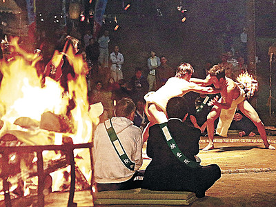 唐戸山、伝統の熱戦　羽咋で神事相撲