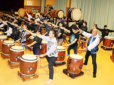 ６団体が合同練習　１１日、砺波で「富山の太鼓」