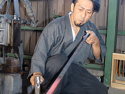 富山に「日本刀鍛錬道場」開業へ　刀匠の弟子・高田さん
