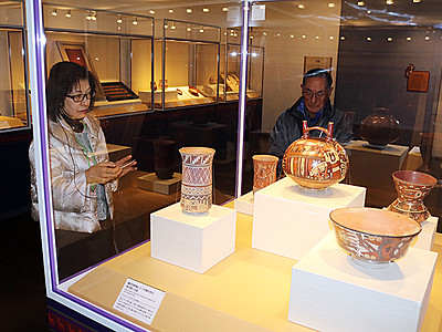 ミイラ・土器の謎に迫る　県民会館でアンデス文明展開幕