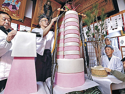 新春祝う藩主献上の鏡餅　金沢・田井菅原神社で再現