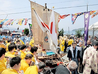 七年大祭漁師町沸く　小浜・西津　みこし６基大迫力