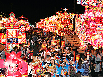 「夜高の大谷」初披露　庄川観光祭開幕