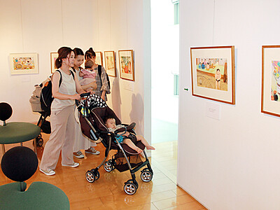 お相撲さんの日常生き生き　大島で絵本「りきしのほし」原画展