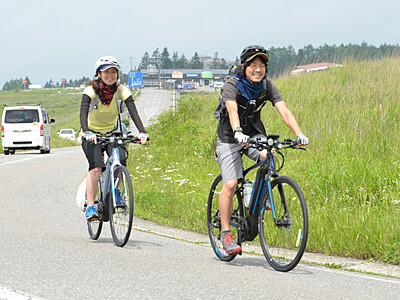 「イーバイク」諏訪観光スイスイ　８月からガイドツアー