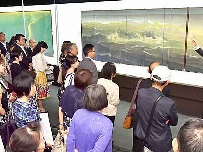 手塚雄二展が開幕、心揺さぶる風景美　福井県立美術館