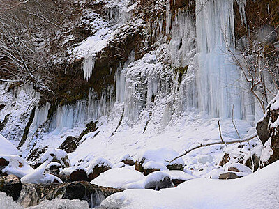 「氷瀑」巡り　茅野で初のツアー　来年１～３月