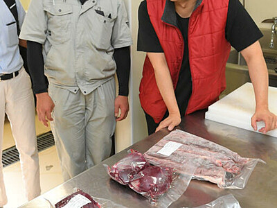 ロッテリアの鹿肉バーガー、全国で好評　富士見で加工の肉使用