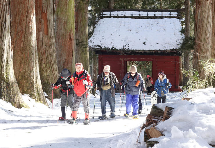 長野県 戸隠で冬を体感するツアー 雪少なく 珍しい光景も 北陸新幹線で行こう 北陸 信越観光ナビ
