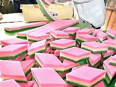 桃の節句向け、ひし餅色鮮やかな　福井の米菓店で最終盤